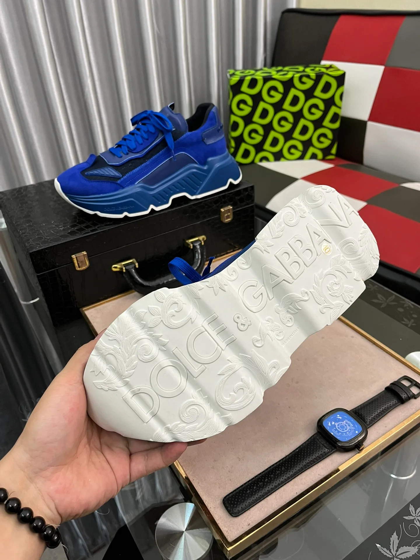Factory price 480⌚️⌚️DG high-end boutique men's casual sports shoes! Imported original cowhide, shoe body metal loug decoration, imported original hardware, exquisite luxury, super A level! Compared with the genuine product at the counter, the version is no worse at all! Size:38-44